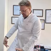 Damar Cerrahisi Uzmani